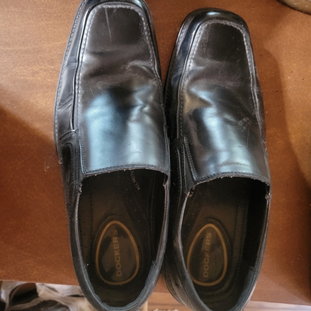 Men's Docker black leather loafers.  Size 12